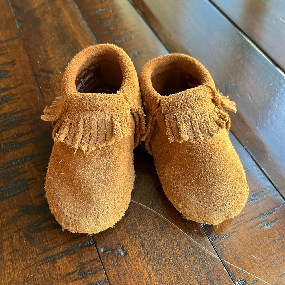 Baby moccasins in brown suede GUC